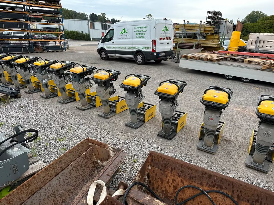 Andre Schönberger, Teichhütte, Zaun, Zaunhandel, Zaun kaufen, Mietpark, mieten, Bagger, Minibagger, Wacker Neuson, Radlader, Haus, A1Zaundiscount, Zaundiscount, A1, Zaunhandel, 