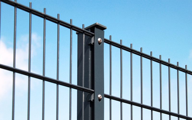 Zaunpfosten Typ A mit Abdeckleiste