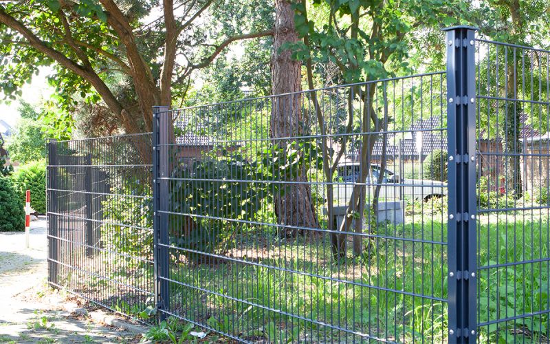 Eck - Zaunpfosten Typ QAE mit Abdeckleiste